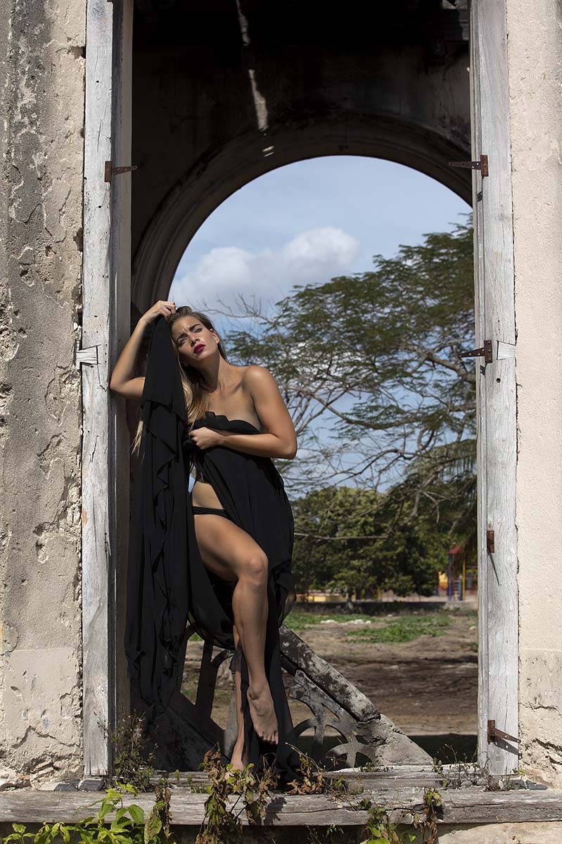 Homero Aleman - Fashion And Editorial Portraits - Personal Branding - Model And Artist Book - Fotografo Modelos  Mexico-Profesional Portraits