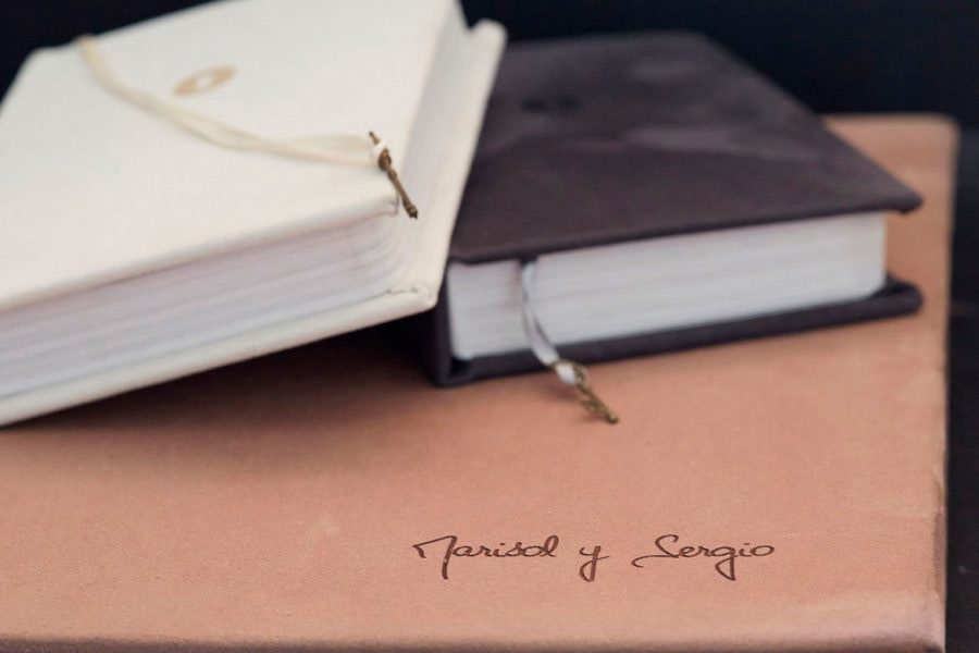 Contacto 2 Photobook By Homero Aleman Photography - Wedding Books - Portrait Books - Model Books - Wedding Album